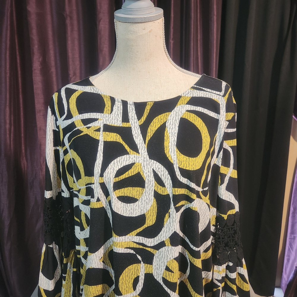 Alfani Black and Yellow Abstract Top Xl